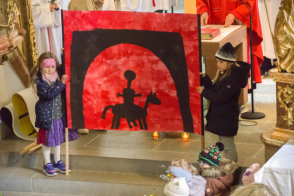 Palmweihe wird zu einem lebendigen Gottesdienst.