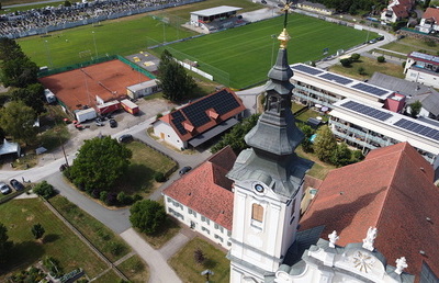 Kirchen und andere denkmalgeschützte Gebäude werden in der Steiermark saniert.